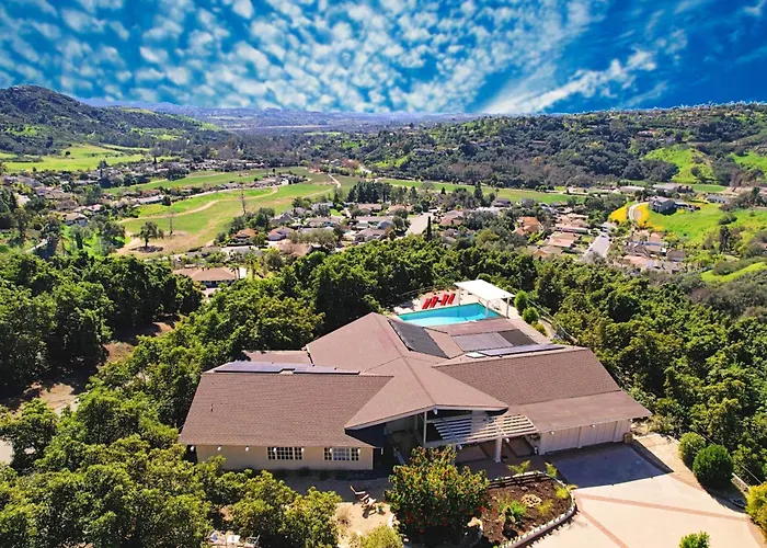 Hilltop Villa, Pool Oasis, Pickleball Court, Avocado Grove, Views