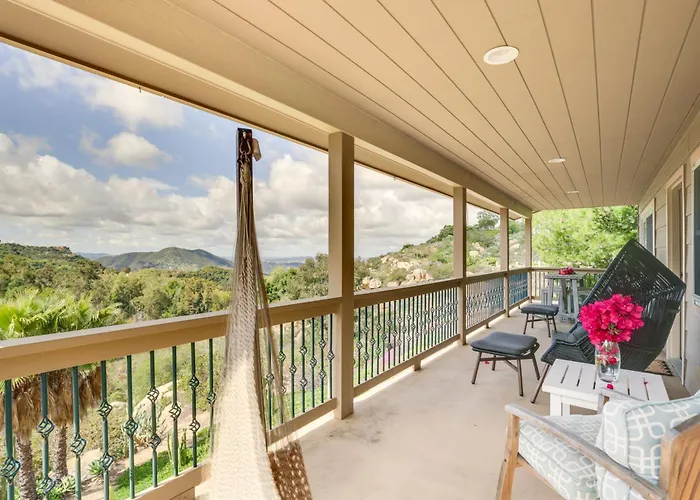 Hot Tub + Balcony: Rainbow Retreat Near Wineries!