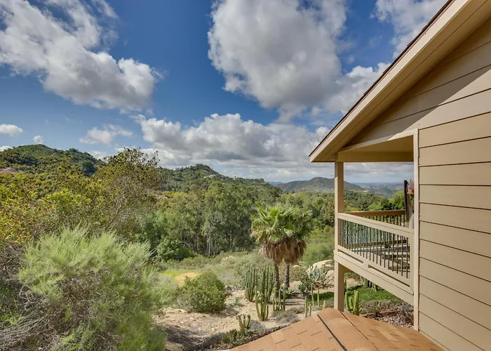 Hot Tub + Balcony: Rainbow Retreat Near Wineries!