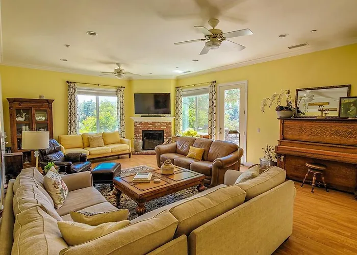 Beverlys Hilltop Retreat