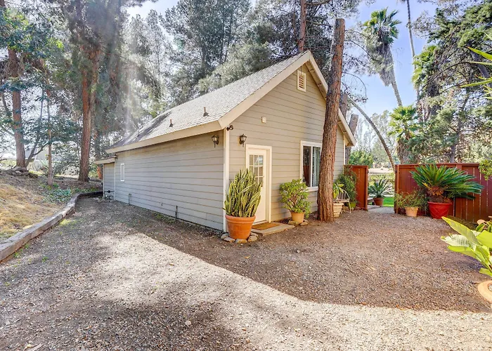 Fallbrook Vacation Rental: 3 Mi To Wineries!